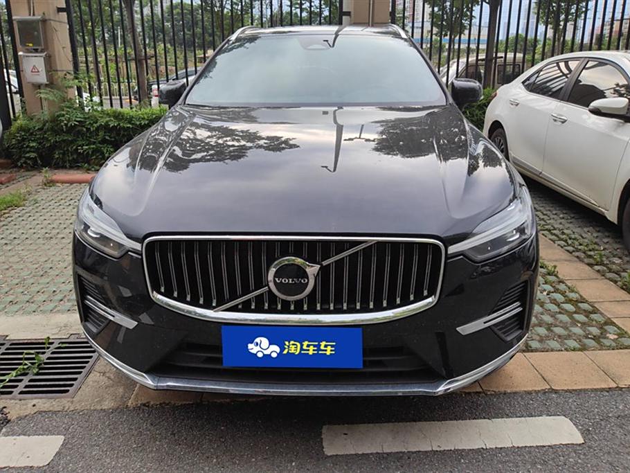 Volvo XC60 2024 B5  Полный привод