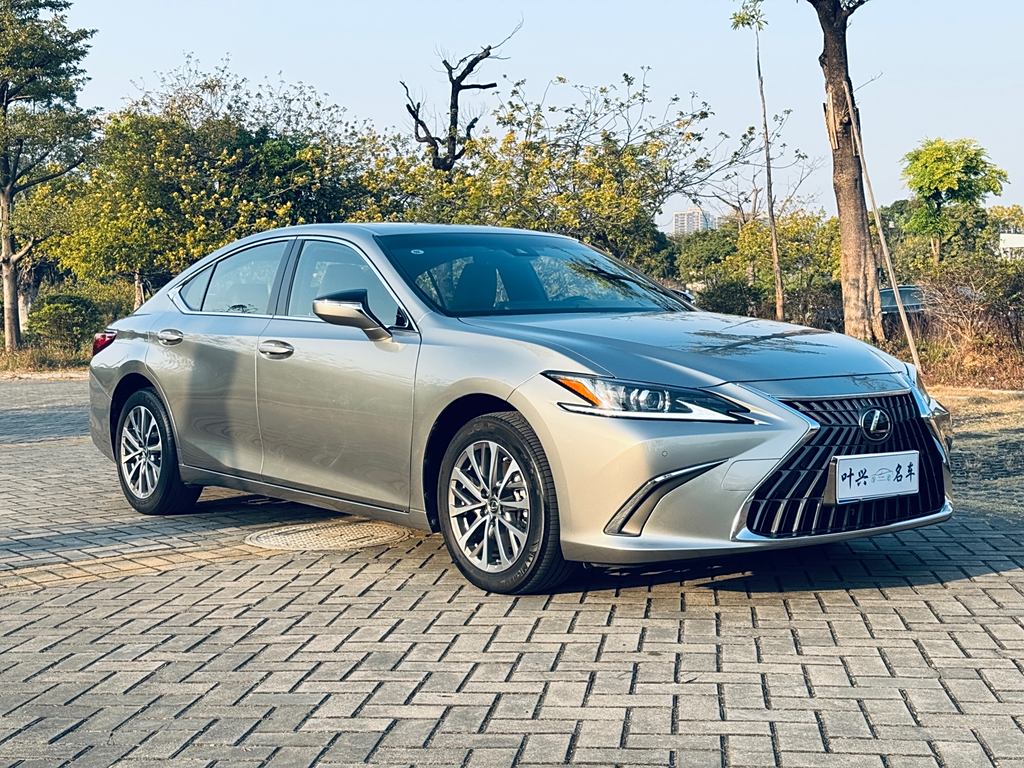 Lexus ES 2022 200