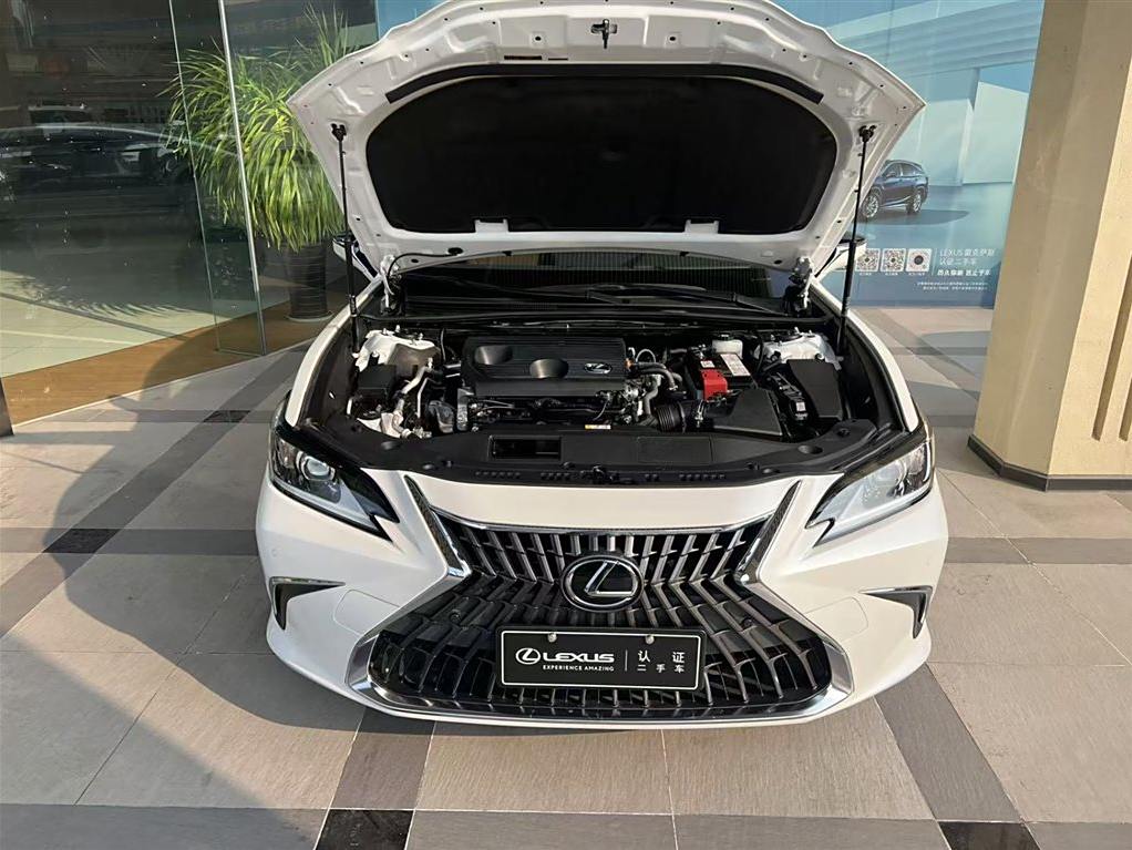 Lexus ES 2023 200