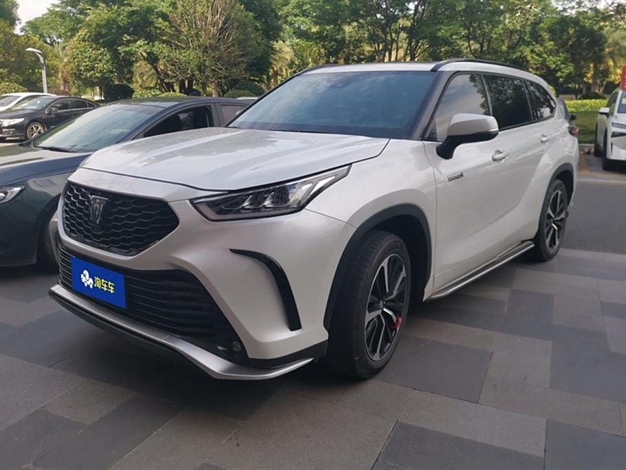 Toyota Crown Land Cruiser 2022 2.5L HEV Полный привод