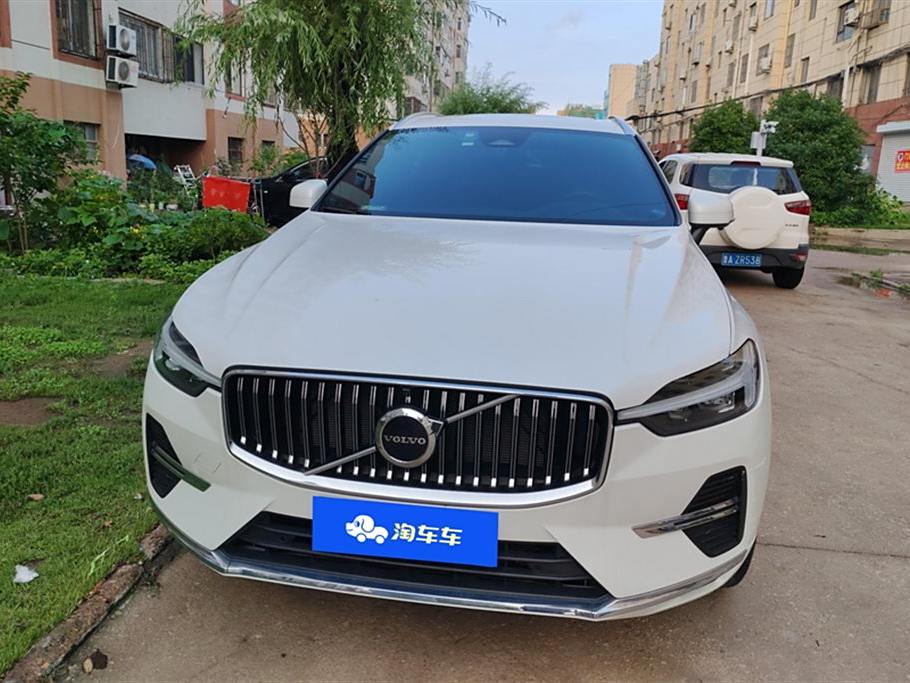 Volvo XC60 2023 B5  Полный привод