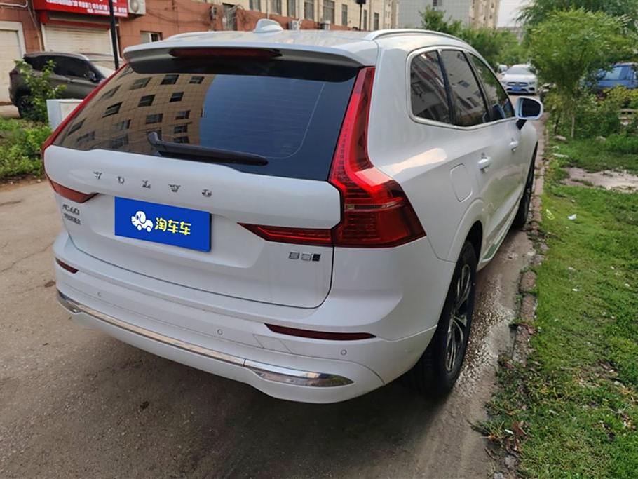 Volvo XC60 2023 B5  Полный привод