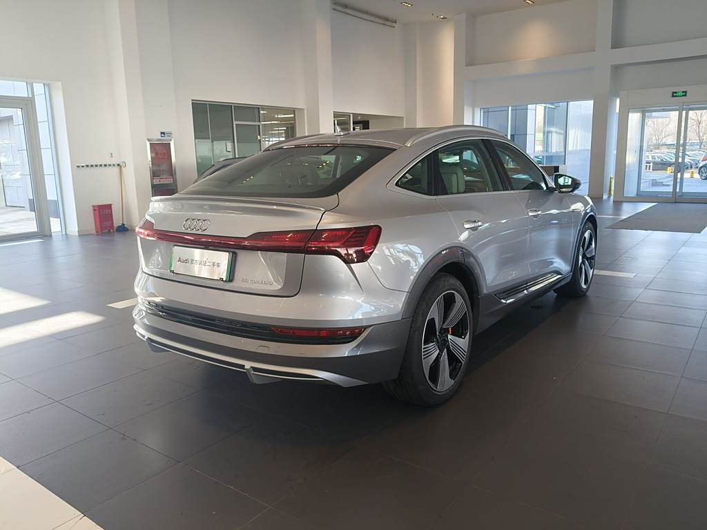 Audi e-tron() 2021 Sportback 55 quattro