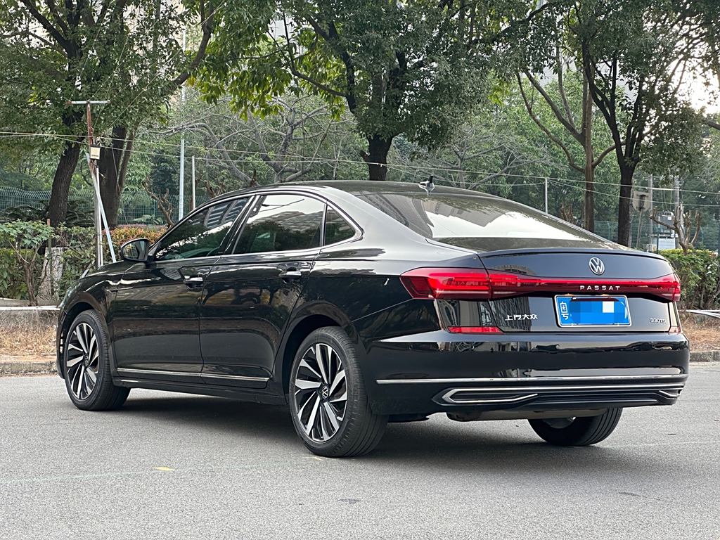 Volkswagen Passat 2023  330TSI