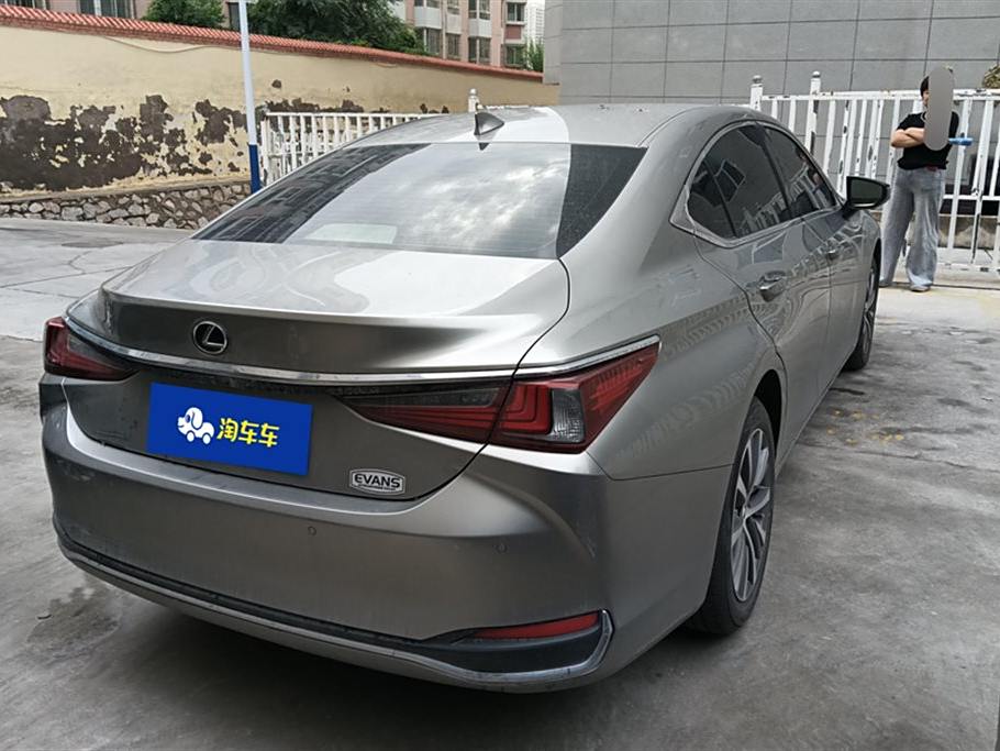 Lexus ES 2020 200