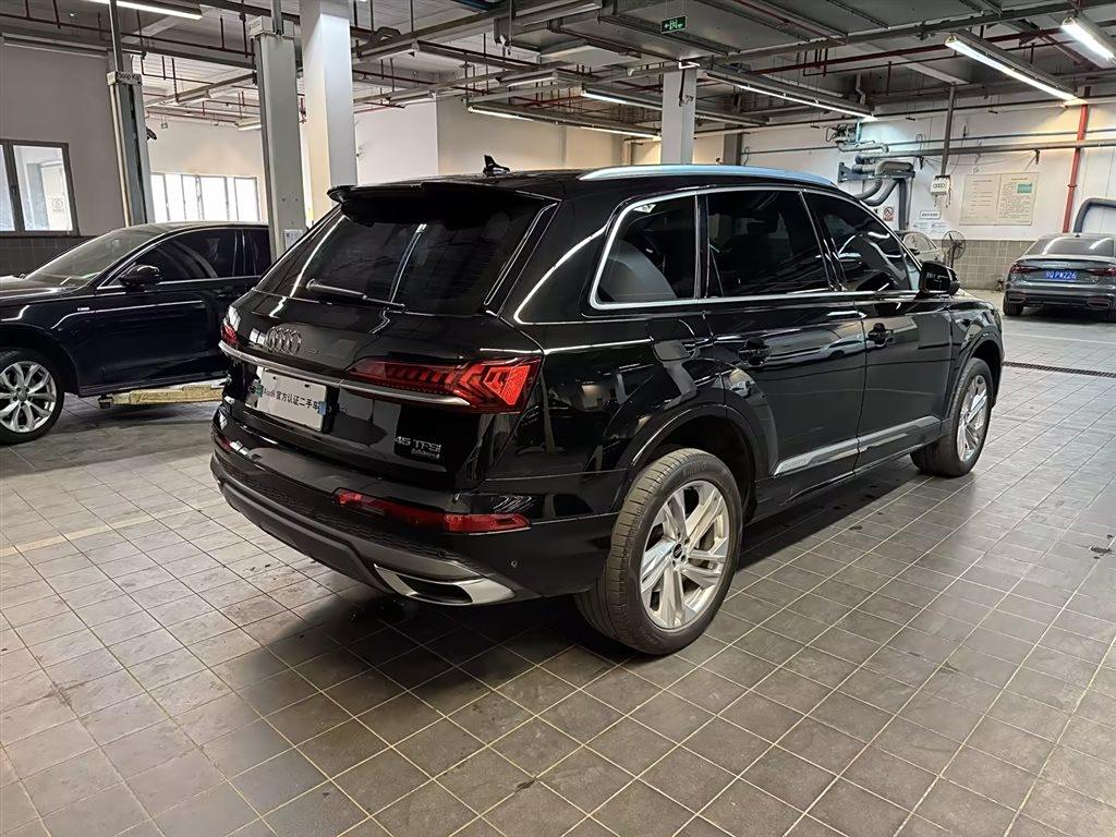 Audi Q7 2022 45 TFSI quattro S line