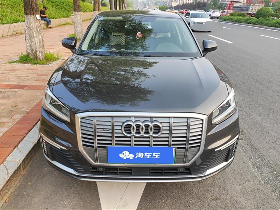 Audi Q2L e-tron 2019 Q2L e-tron