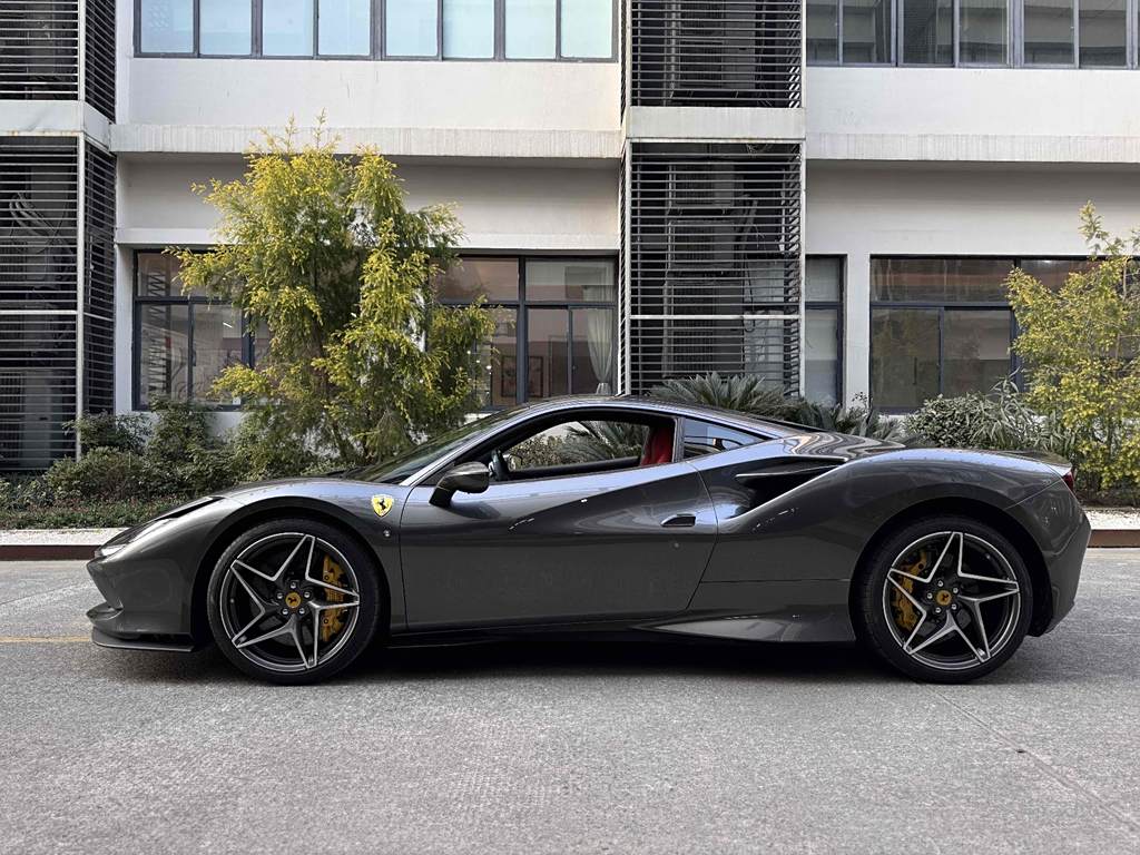 Ferrari F8 2019 Tributo 3.9T V8