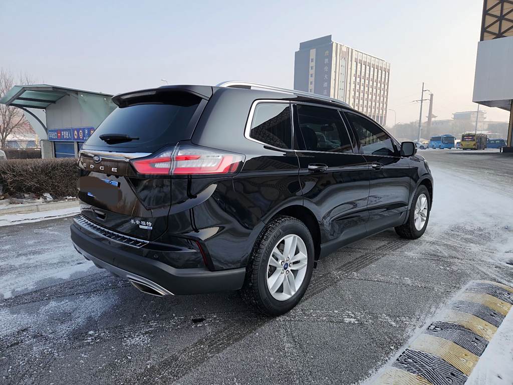 Ford Edge 2021 PLUS EcoBoost 245  5