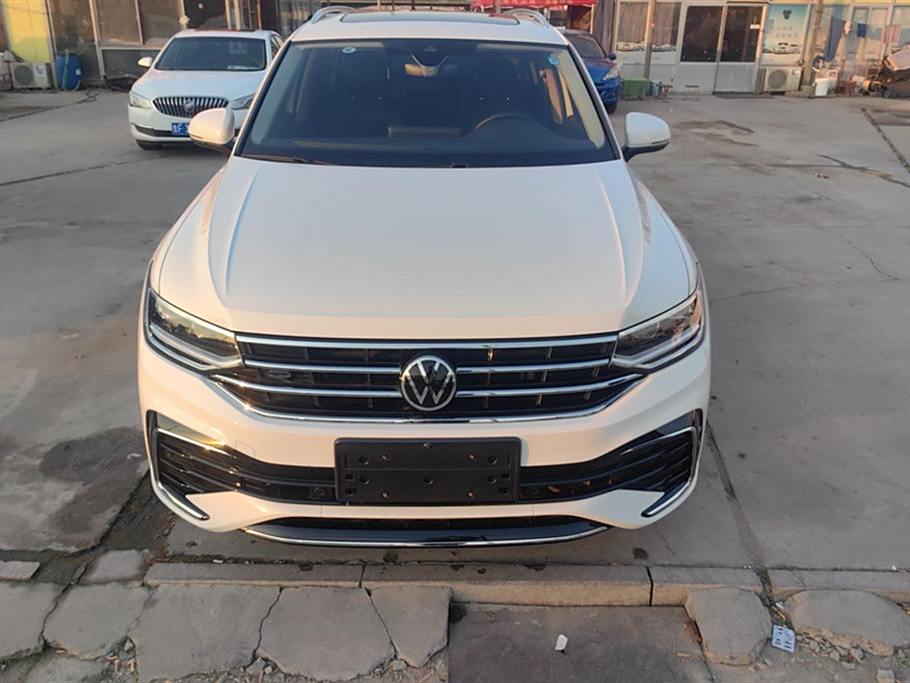 Volkswagen Tiguan L 2023 330TSI АвтоматическаяR-Line