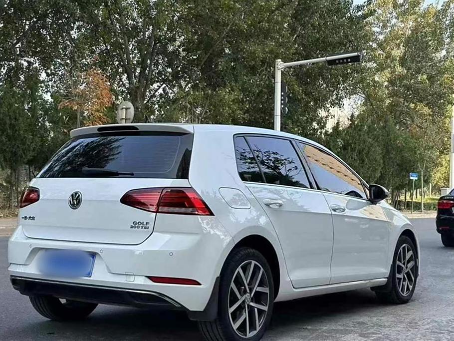 Volkswagen Golf 2020 200TSI DSG