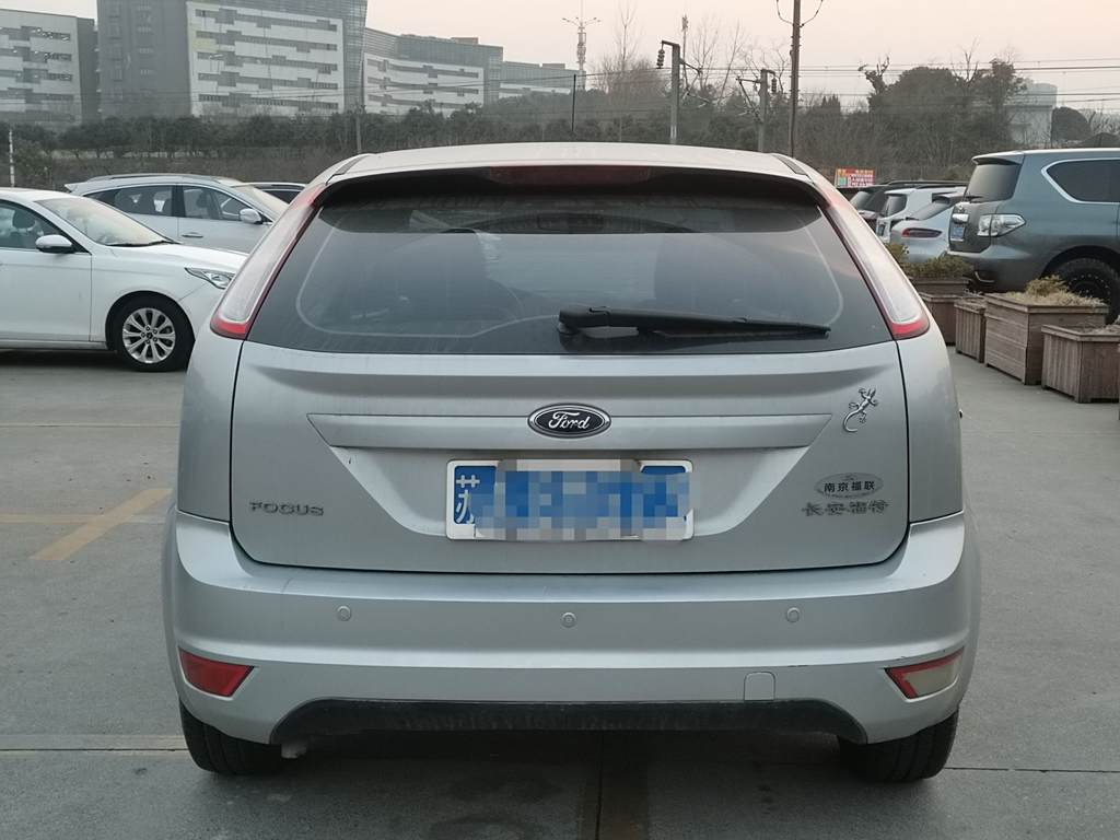 Ford Focus 2012  1.8L Автоматическая