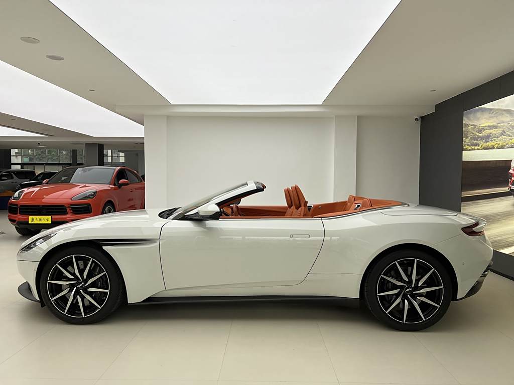 Aston Martin DB11 2023 4.0T V8 Volante