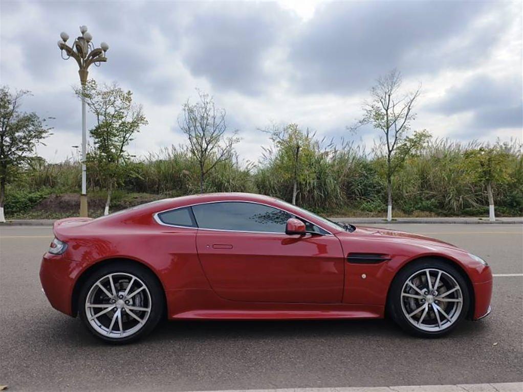 Aston Martin V8 Vantage 2012 4.7L S Coupe