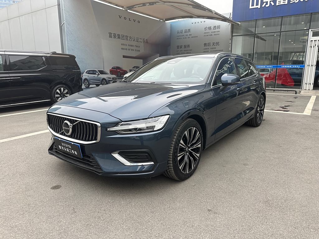 Volvo V60 2024 B5