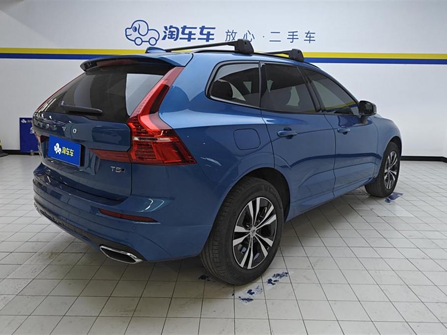 Volvo XC60 2021 T5  Полный привод