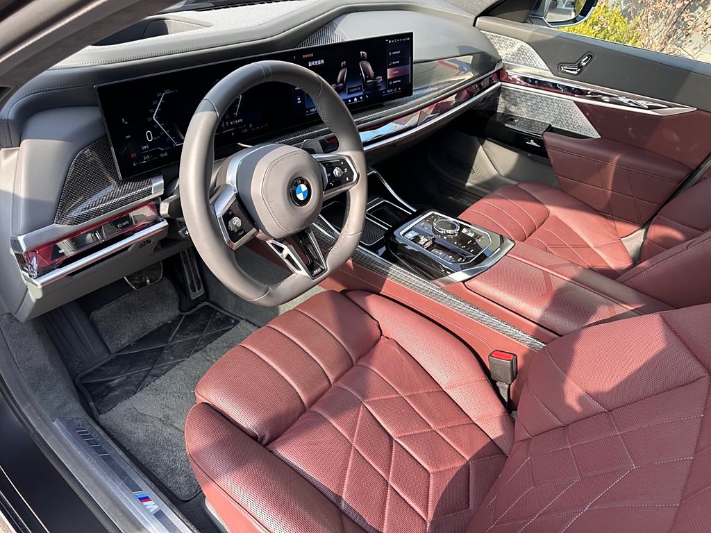 BMW 7 Series 2023 740Li M Sport Package