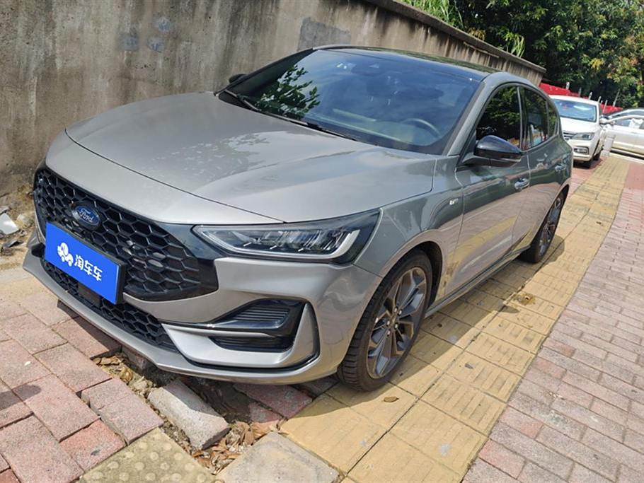 Ford Focus 2022  EcoBoost 180 АвтоматическаяST Line