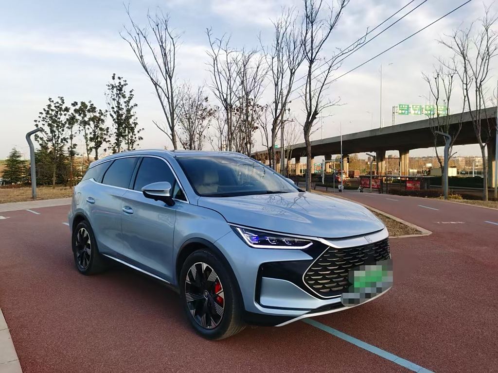 BYD Tang EV 2024 DM-p  215KM  Полный привод