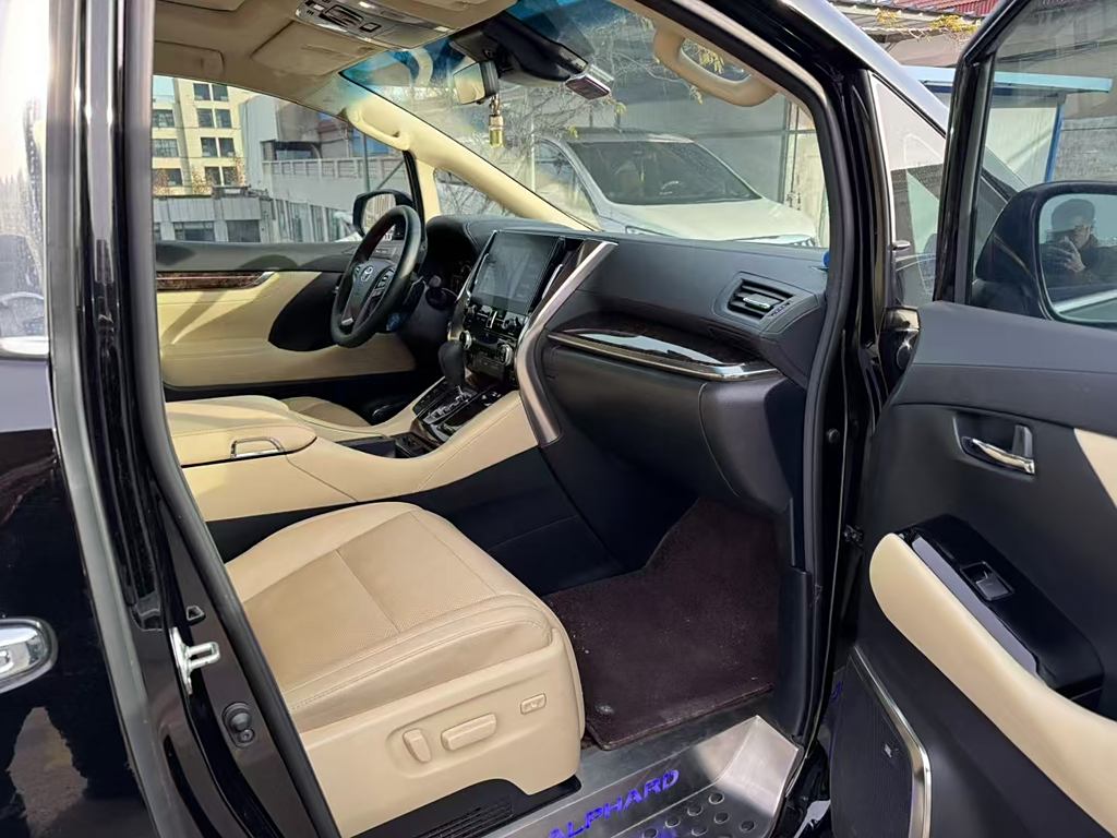 Toyota Alphard 2021  2.5L