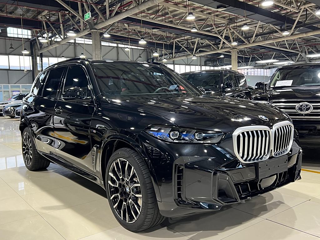 BMW X5 2023 xDrive 40Li M