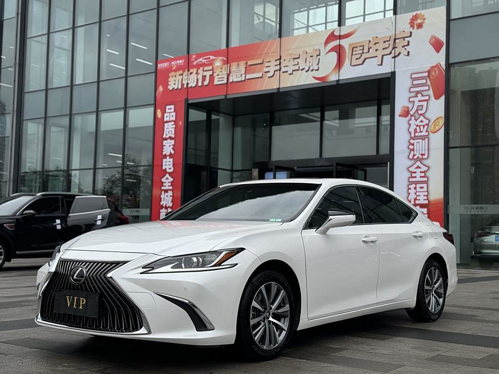 Lexus ES 2020 200