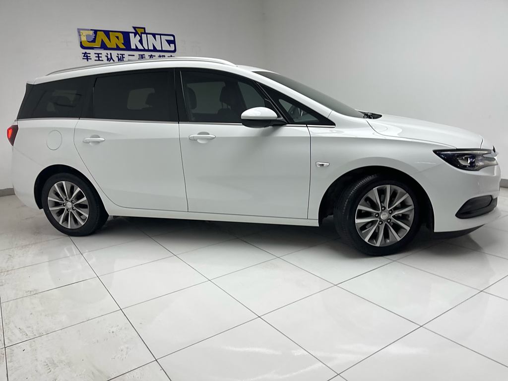 Buick GL6 2021 323T  Luxury