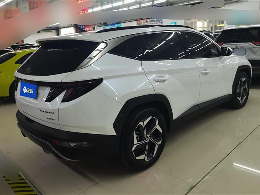 Hyundai Tucson 2023 Hyundai TucsonL 1.5T АвтоматическаяLUX