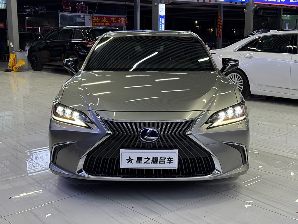 Lexus ES 2020 300h