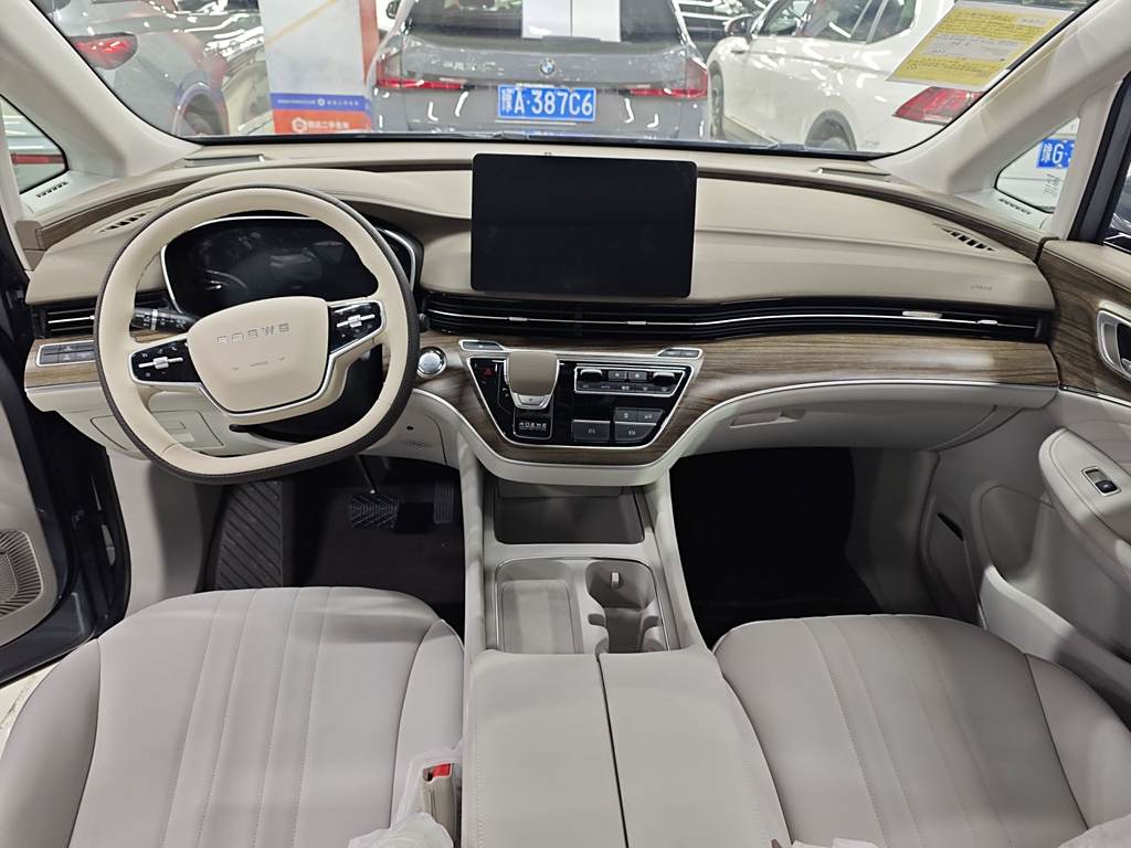 Roewe iMAX8 2025 1.5T DMH