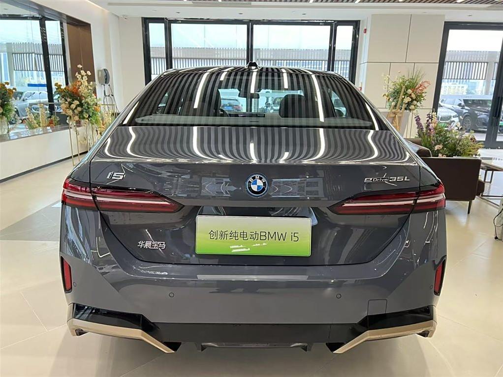 BMW i5 2024 eDrive 35L  M Sport Package