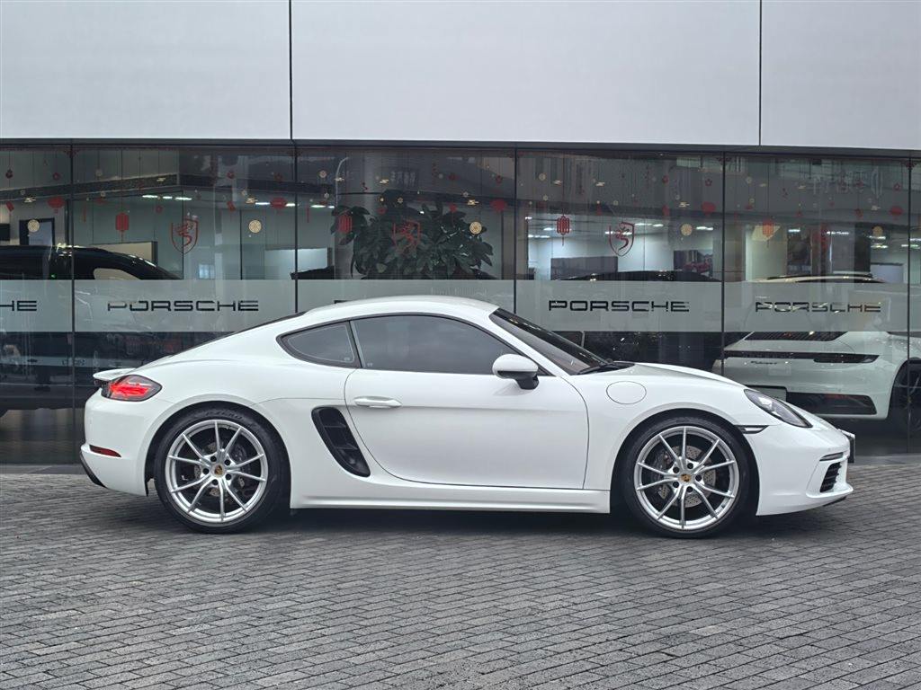 Porsche 718 2022 Cayman 2.0T