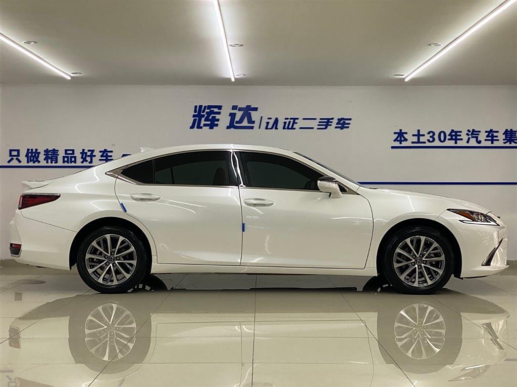 Lexus ES 2021 200