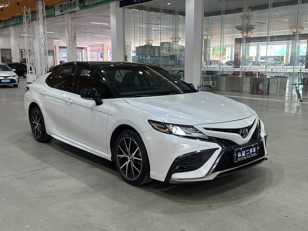 Toyota Camry 2021 2.0S