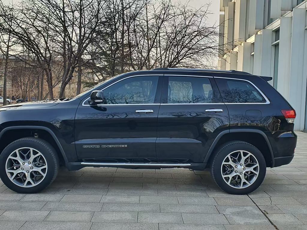 Jeep Grand Cherokee 2021 3.0L 80