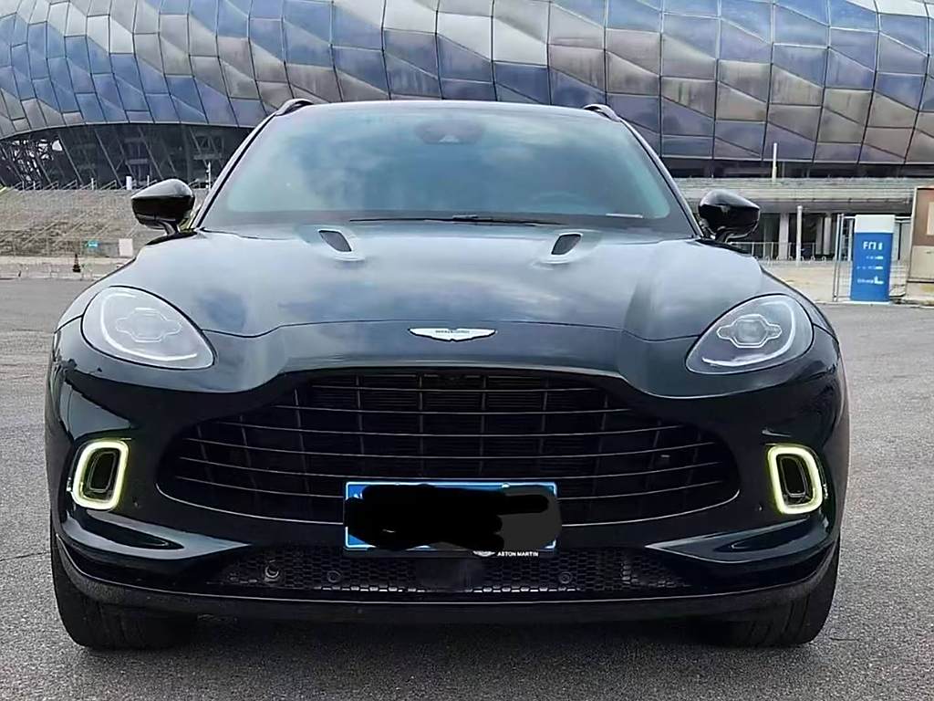 Aston Martin DBX 2021 4.0T V8