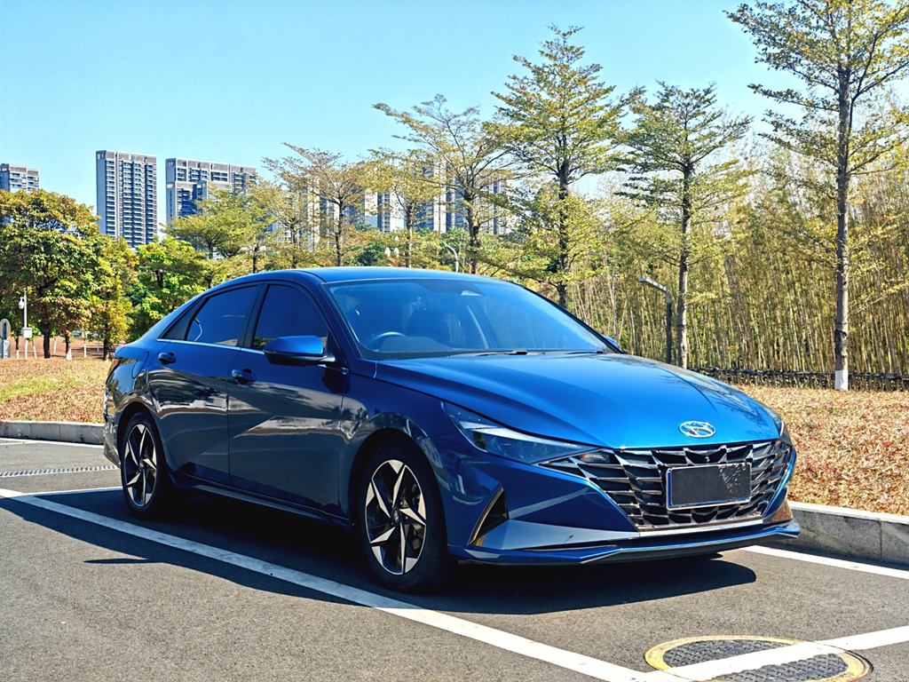 Hyundai Elantra 2021 1.5L CVT LUX