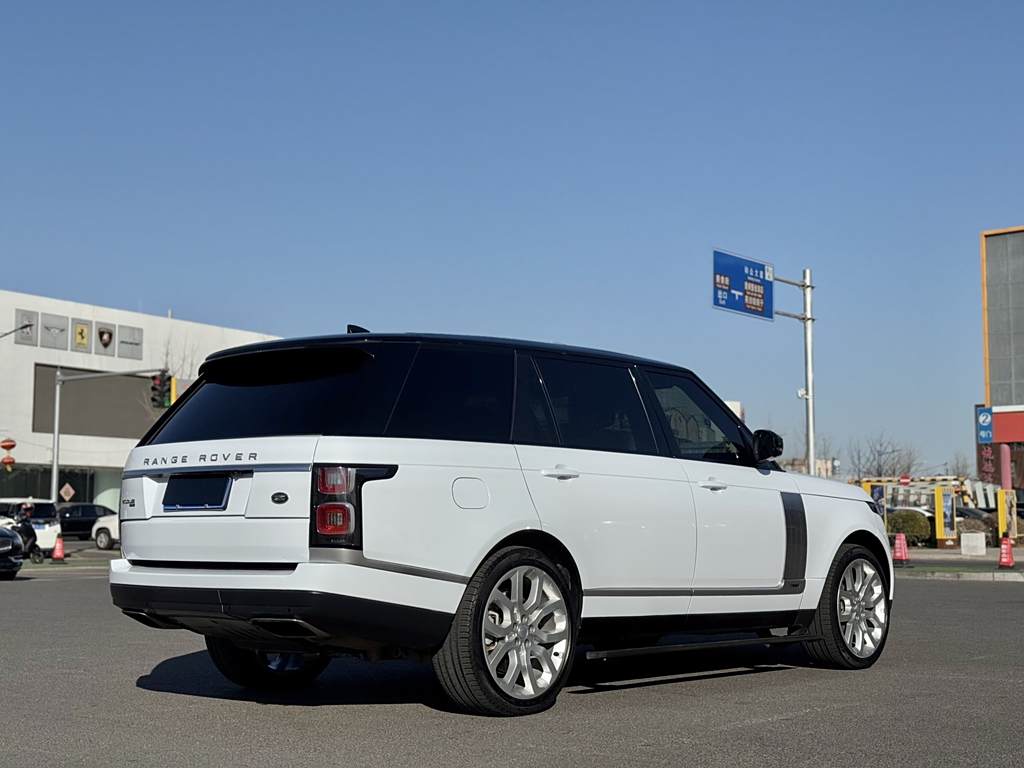 Range Rover 2022 3.0 L6 400PS