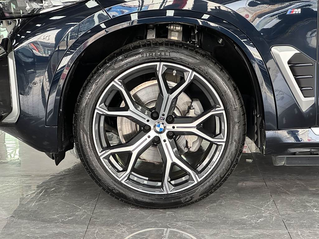 BMW X5 2023 xDrive 30Li M Sport Package