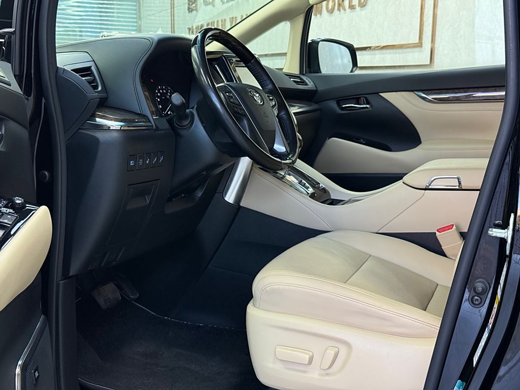 Toyota Vellfire 2019  2.5L HV