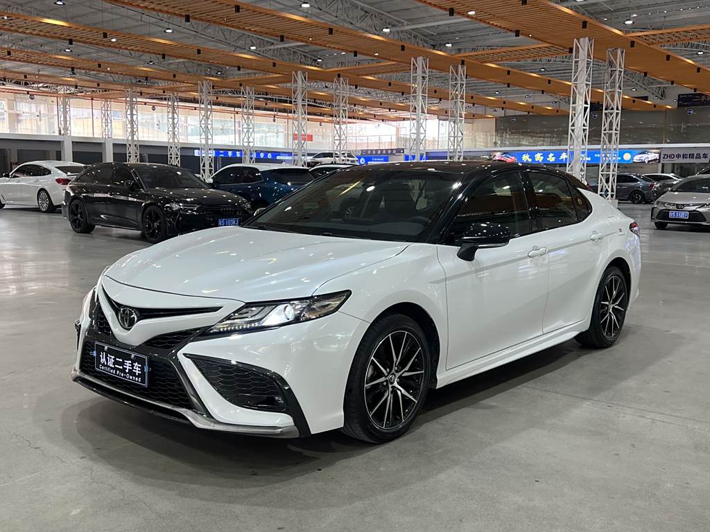 Toyota Camry 2021 2.0S