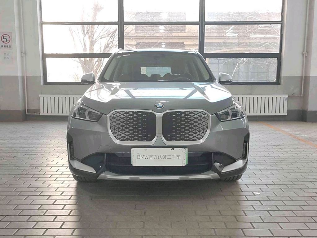 BMW iX1 2023 xDrive30L X