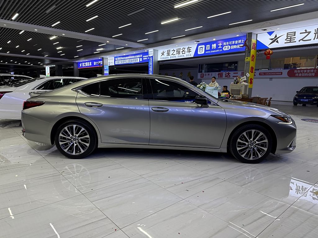 Lexus ES 2020 300h