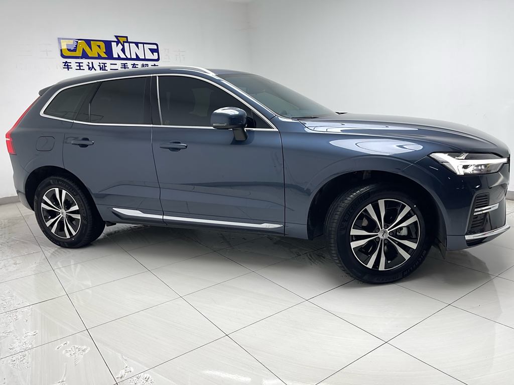 Volvo XC60 2023 B5  Полный привод