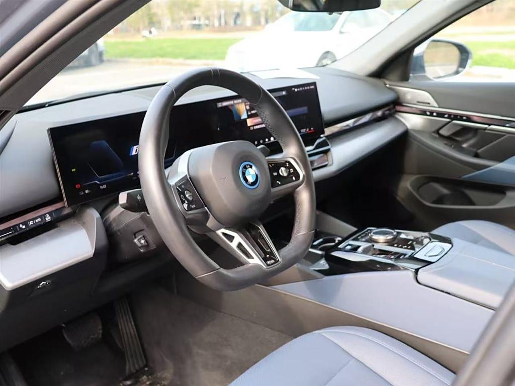 BMW i5 2024 eDrive 35L  M Sport Package