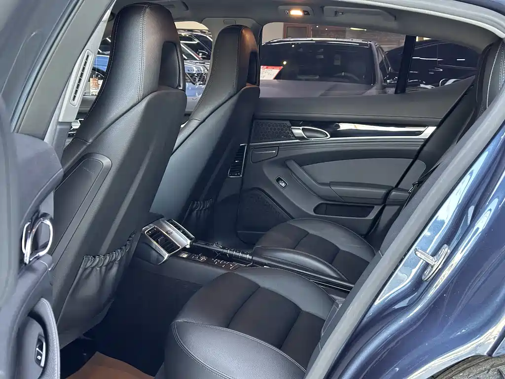 Porsche Panamera 2014 Panamera 4 3.0T