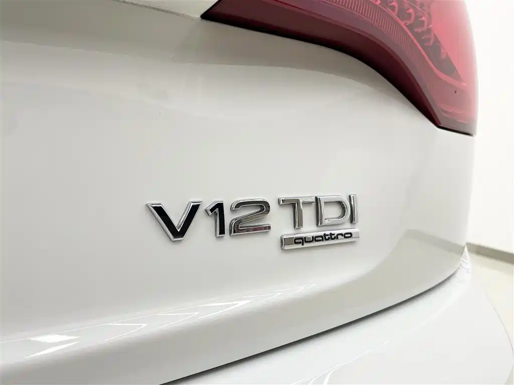 Audi Q7 2010 6.0 V12 TDI Flagship