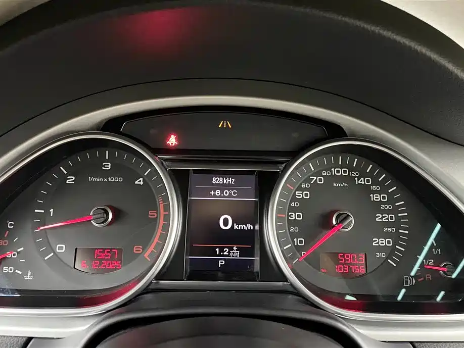 Audi Q7 2010 6.0 V12 TDI Flagship
