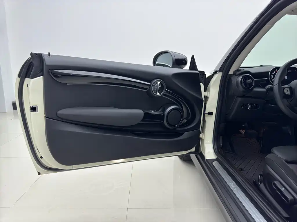 MINI 2022 1.5T COOPER Artist