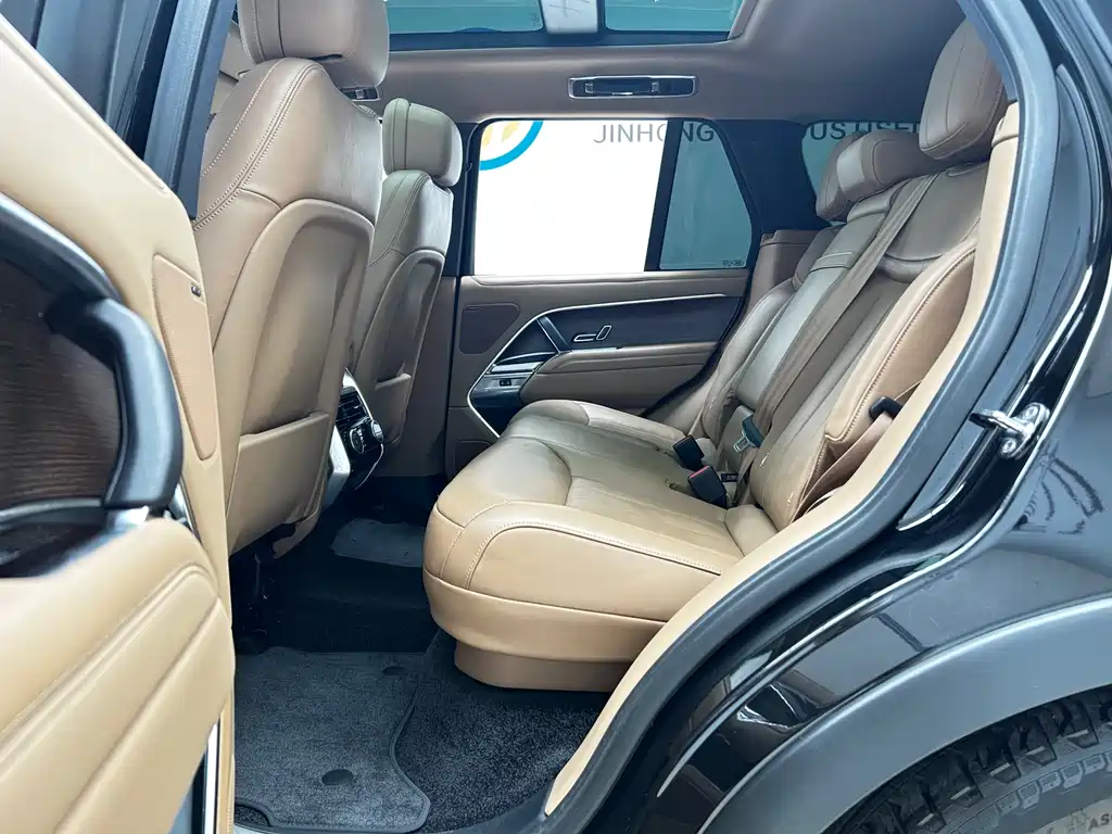 Range Rover 2024 3.0 L6 360PS SE